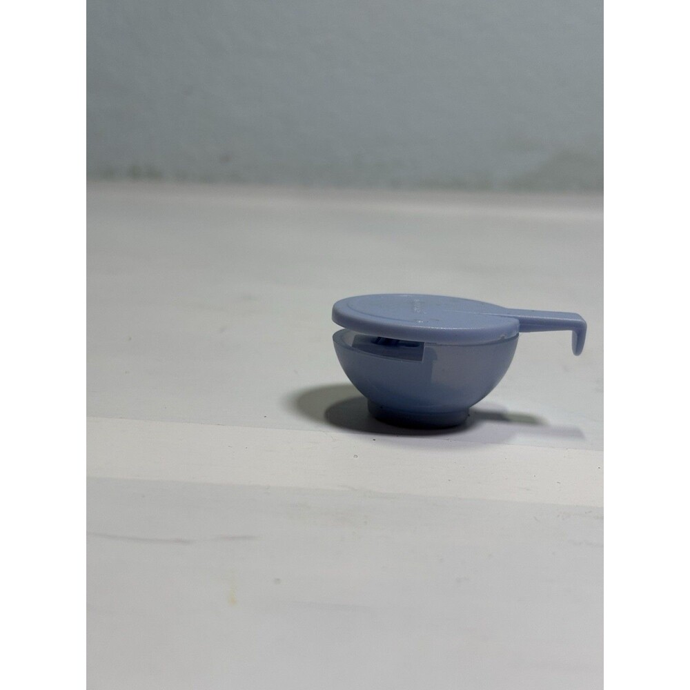 Tupperware Forget Me Knot Memo Shopping list Clip Fridge Magnet Blue